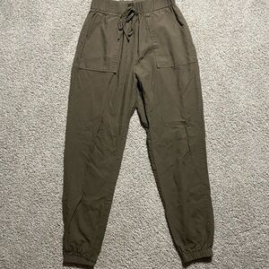 khaki cargo pants